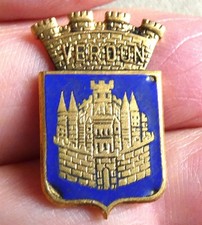 Ancien broche blason drapeau