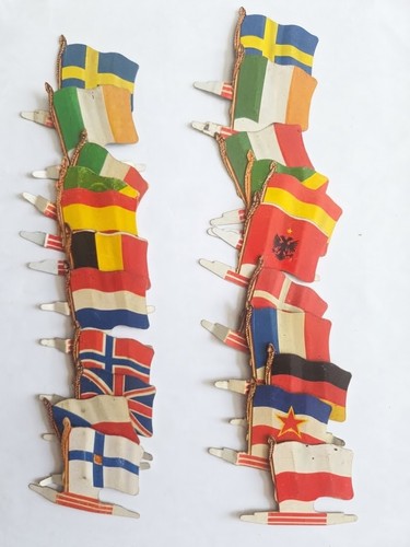 Lot drapeaux - (07),