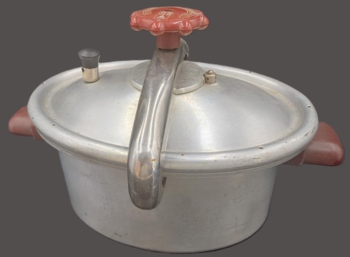 Ancienne cocotte minute - , seb
