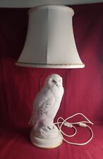 Lampe de table en porcelaine fine biscuit harfang des neiges par Raymond Watson