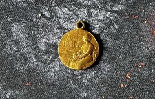 RARE ET TRES JOLIE MÉDAILLE « LE P’TIT QUINQUIN « OR OU PLAQUÉ OR TBE