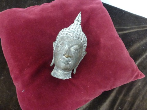 Belle tete bouddha - de,