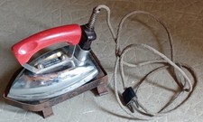 ancien Fer à repasser TERMOZETA + support