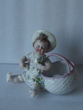 ANCIEN BIBELOT EN PORCELAINE