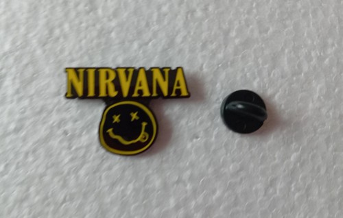 Pin métal - pin's,