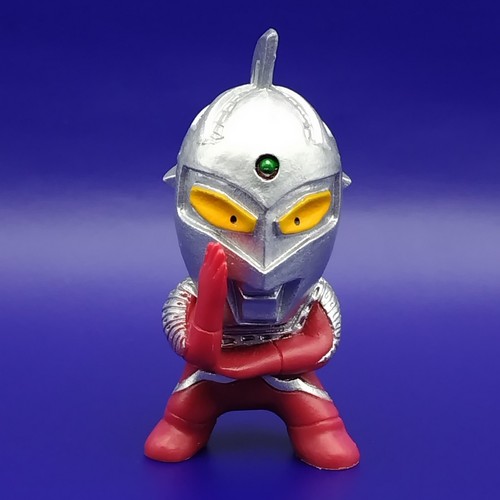 Mini figurine ultra - ultra, seven