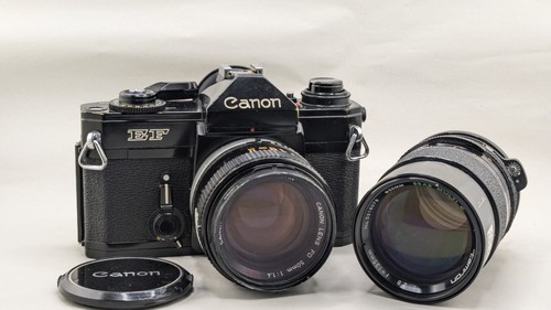 Canon deux objectifs - +,