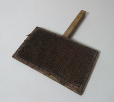 ancien peigne brosse à carder la laine art populaire ..