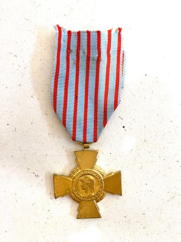 Ancienne médaille militaire - ancienne,