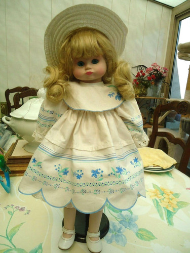 Poupee porcelaine mundia - en,