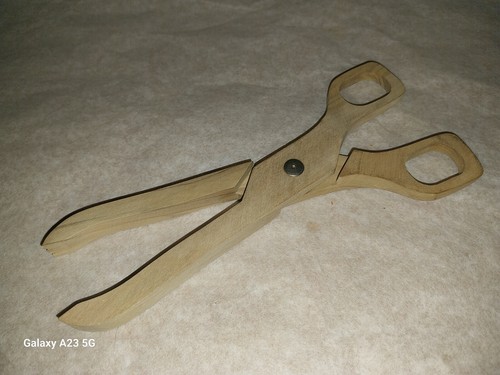 Pince cornichons bois - pince, en