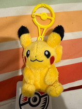 Peluche Pokémon center pikachu pokeball