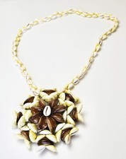 Collier en Coquillages Cauris - Polynésie - Tahiti