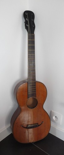 Ancienne guitare romantique - romantique, du