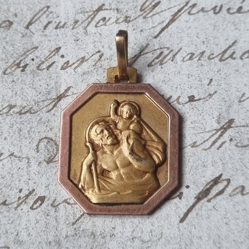 Pendentif médaille saint - pendentif,