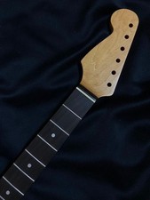 Stratocaster col gauche (50)