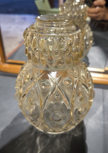 Globe ancien verre moulé - en,