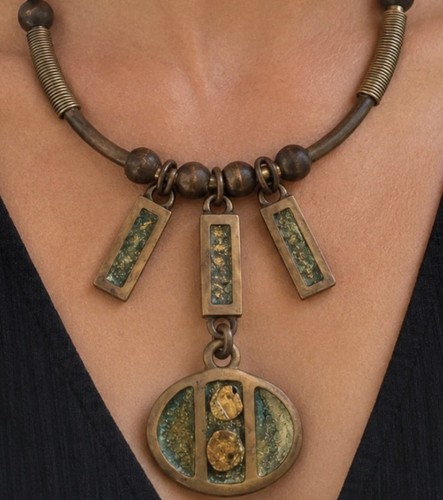 Bijou brutaliste vintage