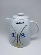 Théière en porcelaine