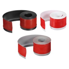 Moulure adhésive en PVC pour