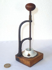 ANCIEN DÉNOYAUTEUR POUR