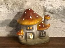 Petite maison lumineuse champignon en plâtre, polychrome