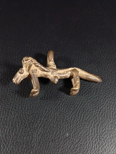 Pendentif amulette zoomorphe