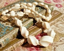 ANCIEN COLLIER FANTAISIE VINTAGE ART-DÉCO vers 1930, ni galalithe ni bakélite