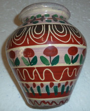 beau vase en terre cuite peinte à motif de frises végétales et géométriques