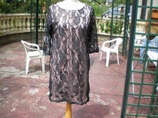 robe femme en dentelle noir et doublée rose en satin taille 42