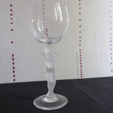 1 verre à vin  en cristal royal de champagne Bayel modèle  venus H 17 CM