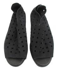 Made in France:  ARCHE Black