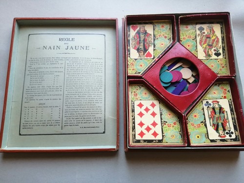 Une ancienne boite jeu du - une,