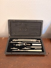 Ancien Coffret de Compas