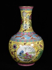 Vase de fleurs de canard