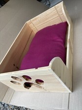 Lit Niche Pour Chat Ou Chien  En Caisse De Vin