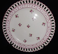 Assiette ajourée aux roses  Rovina Epinal  17,5 cm