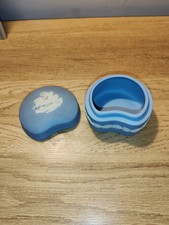 WEDGWOOD  BOITE EN PORCELAINE ANGLAISE