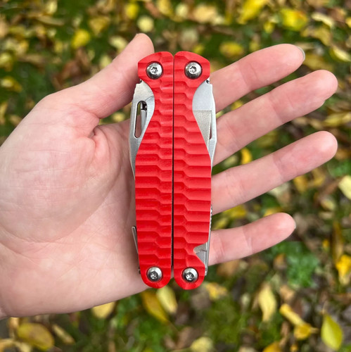 Custom scales for - , leatherman