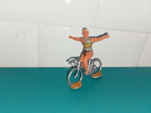 Figurine plastique métal