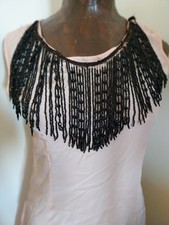 XIX Superbe bordure d'encolure de robes.perles en verre noir Bel état général 