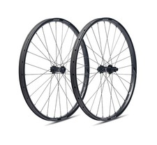 Paire de roues de VTT avec