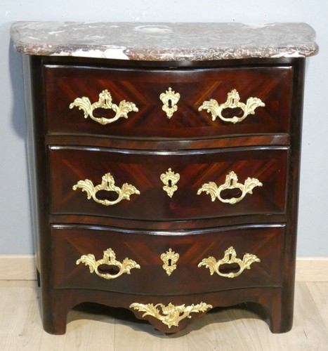 Petite commode entre deux - petite, d'entre-deux