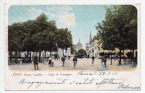 Pavia piazza château - château,