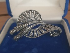 Broche ancienne en argent , sertie de marcassites 
