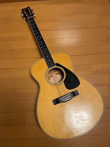 Guitare acoustique vintage