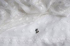 Lanvin. Merveilleuse mousseline de  soie brodée crème. 0M60