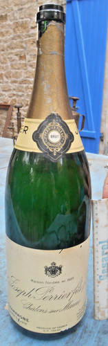 Imposant bouteille ancien - imposant,