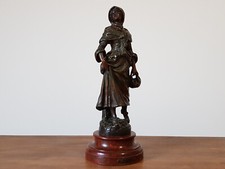 Sculpture en régule "Manon"