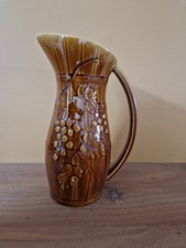 Pichet en barbotine de